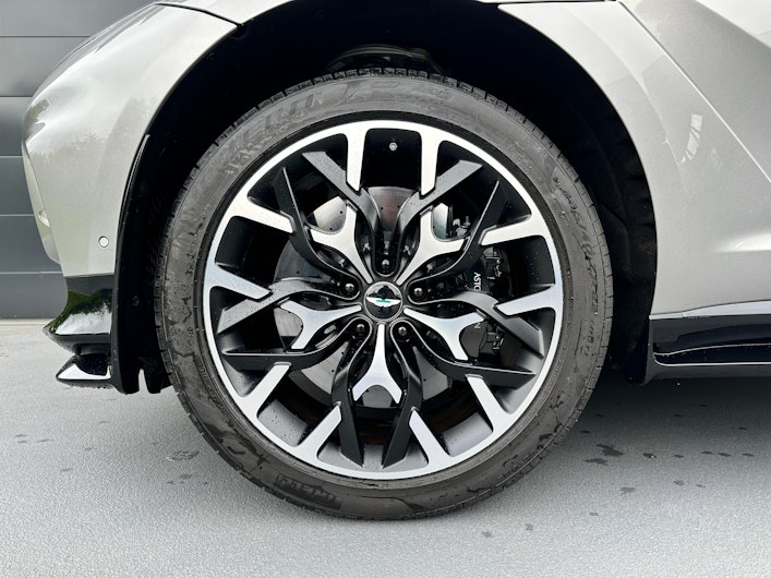 Vehicle image ASTON MARTIN DBX