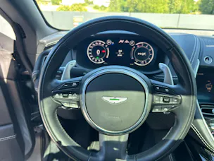 Aston Martin DBX 707 4.0 V8 Bi-Turbo