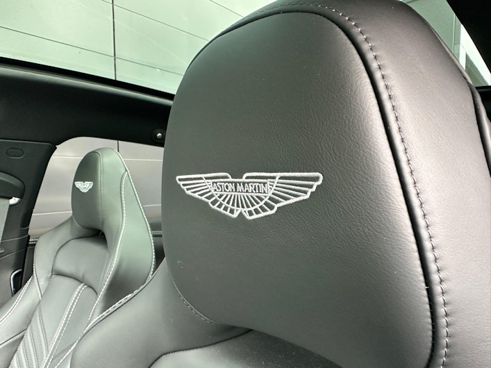 Vehicle image ASTON MARTIN DBX