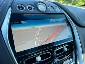 https://vehicle.imgix.net/4071778/e7225e09-dc67-41e3-bbb8-c51dab29c2d2.jpg