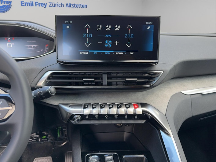 Vehicle image PEUGEOT 5008