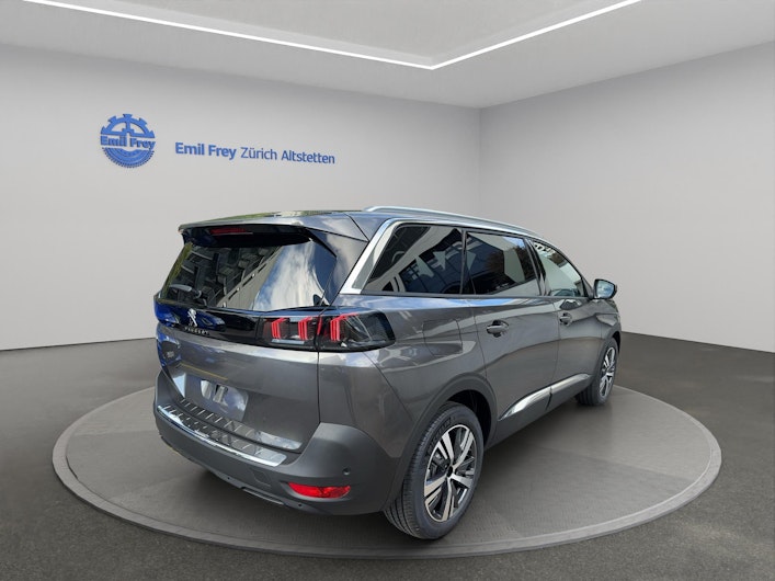 Vehicle image PEUGEOT 5008