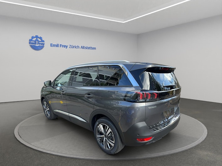 Vehicle image PEUGEOT 5008