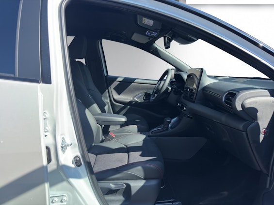 Vehicle image 14 Vehicle image 14