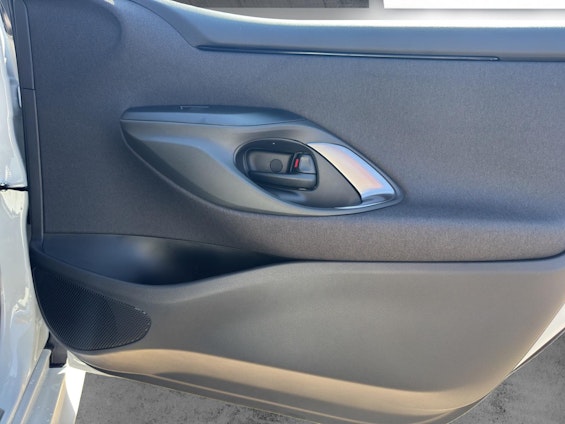 Vehicle image 15 Vehicle image 15