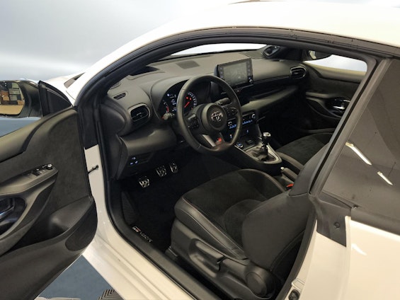 Vehicle image 14 Vehicle image 14