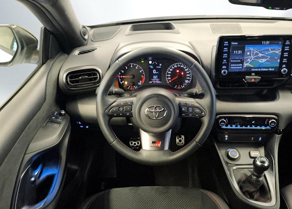 Vehicle image 4 Vehicle image 4