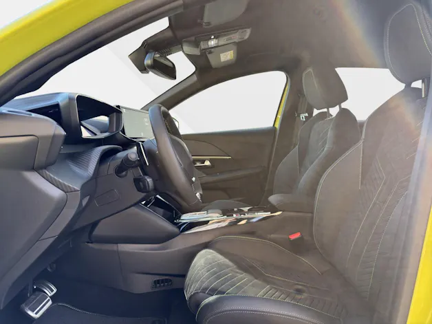 Peugeot 208 1.2 Hybrid GT