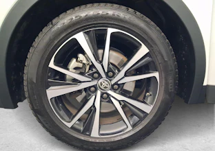 https://vehicle.imgix.net/4072012/0d87a0e4-9b31-4249-933a-8ac4e6b5bd3f.jpg