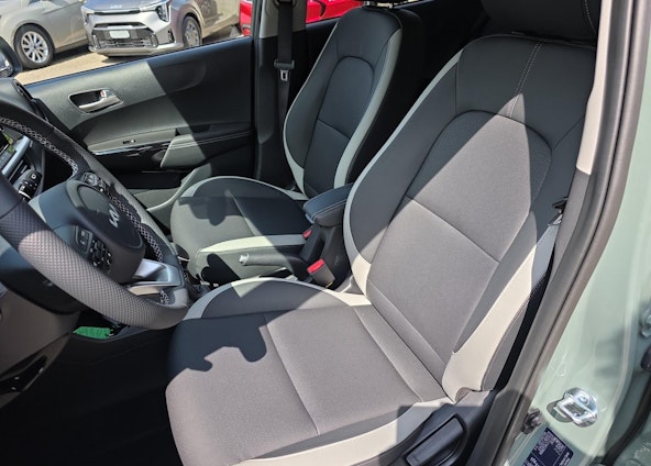 Vehicle image 8 Vehicle image 8