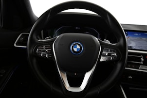 Vehicle image BMW 330e xDrive Touring