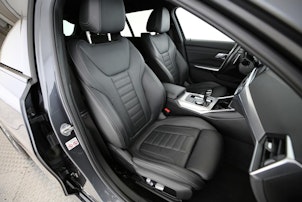 Vehicle image BMW 330e xDrive Touring