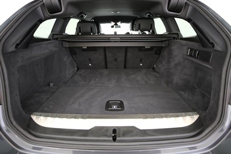 Vehicle image BMW 3 SERIES