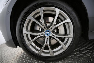 Vehicle image BMW 330e xDrive Touring