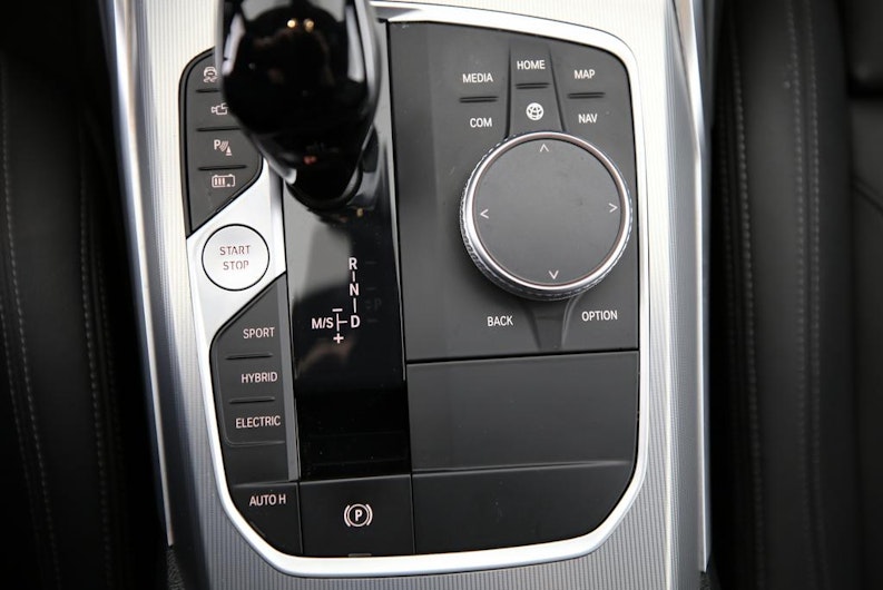 Vehicle image BMW 3 SERIES