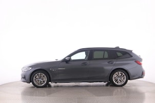 Vehicle image BMW 330e xDrive Touring