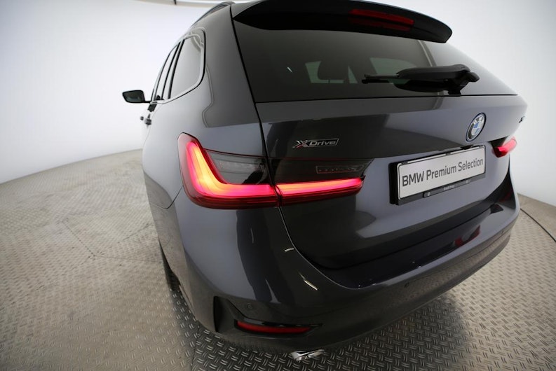 Vehicle image BMW 3 SERIES