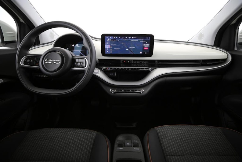 Vehicle image FIAT 500