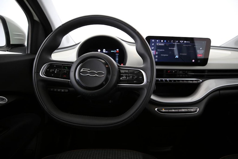 Vehicle image FIAT 500