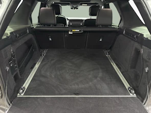 immagine del veicolo LAND ROVER Discovery 3.0 D I6 300 R-Dynamic SE