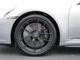 Porsche 911 Carrera 4 GTS