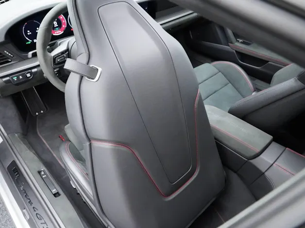 Porsche 911 Carrera 4 GTS
