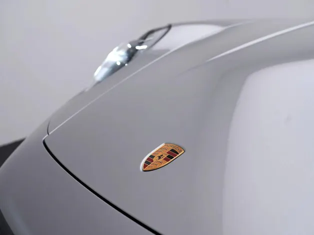 Porsche 911 Carrera 4 GTS