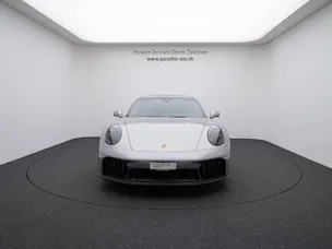 Porsche 911 Carrera 4 GTS