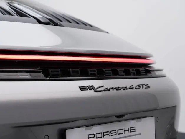 Porsche 911 Carrera 4 GTS