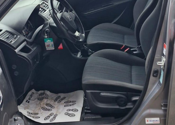 Vehicle image 8 Vehicle image 8