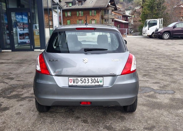 Vehicle image 5 Vehicle image 5