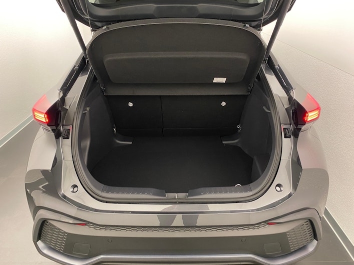 Vehicle image TOYOTA C-HR