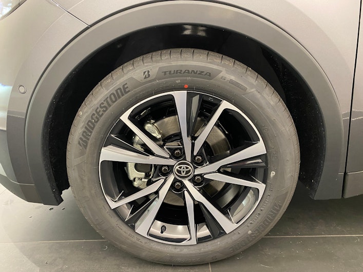 Vehicle image TOYOTA C-HR