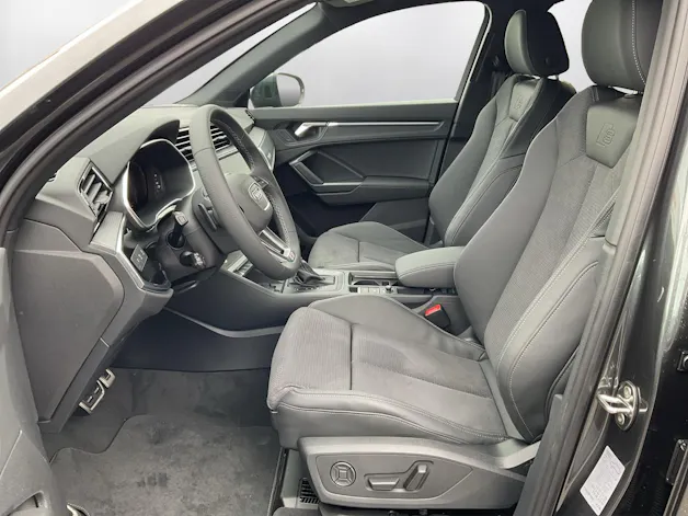 Audi Q3 35 TFSI S line Attraction S-tronic