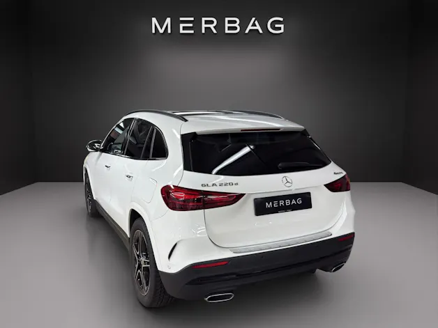 Mercedes-Benz GLA 220d 4Matic 8G-DCT