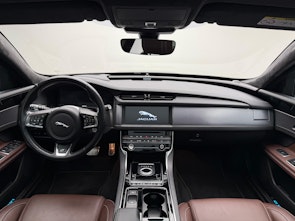 Vehicle image JAGUAR XF Sportbrake 2.0 T R-Sport AWD