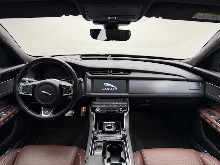 Vehicle image JAGUAR XF