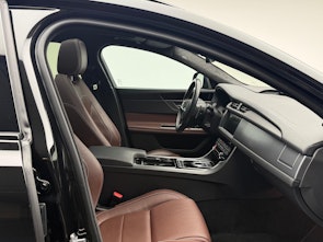 Vehicle image JAGUAR XF Sportbrake 2.0 T R-Sport AWD