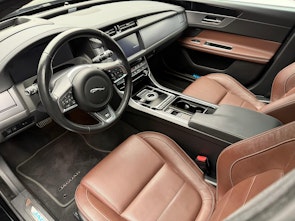 Vehicle image JAGUAR XF Sportbrake 2.0 T R-Sport AWD