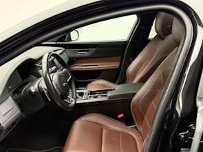 Vehicle image JAGUAR XF Sportbrake 2.0 T R-Sport AWD
