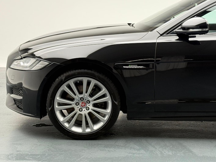 Vehicle image JAGUAR XF