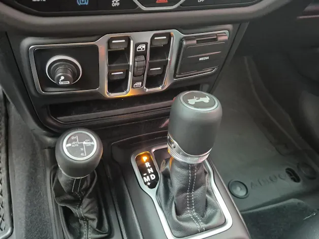 Jeep Wrangler 2.0 Turbo Sahara Unlimited 4xe