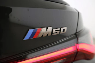 https://vehicle.imgix.net/4072850/85b3781c-671a-4794-931b-c8bc2ae8fc63.jpg