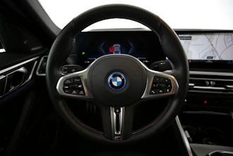 https://vehicle.imgix.net/4072850/ca151048-1d8a-475e-bf78-f63e5cbf7201.jpg