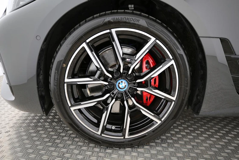 Fahrzeugbild BMW i4