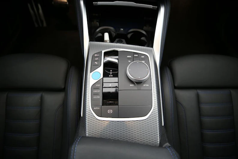 Fahrzeugbild BMW i4