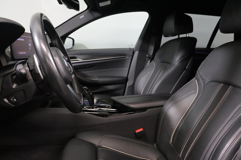 Vehicle image BMW 5 SERIES