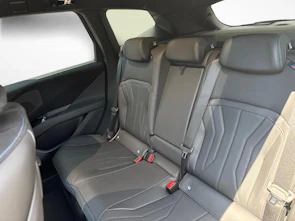 Fahrzeugbild BMW iX3 xDrive 50