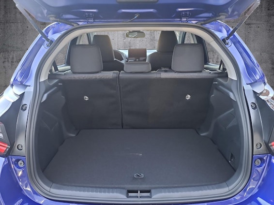 Vehicle image 10 Vehicle image 10