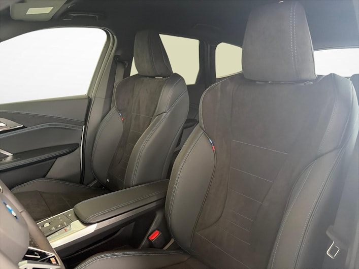 Vehicle image BMW iX1